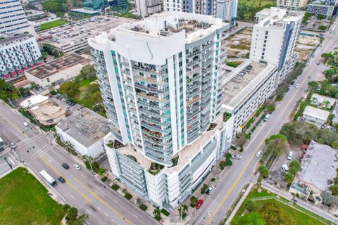 Condo in Fort Lauderdale, Florida, 2 bedrooms  № 984047 - photo 1