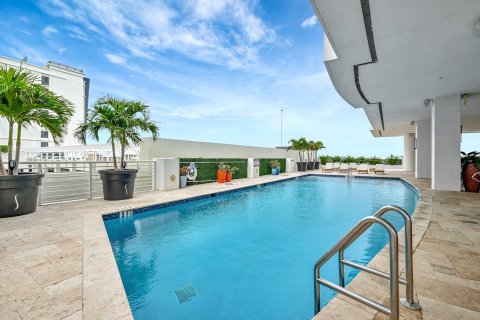 Condo in Fort Lauderdale, Florida, 2 bedrooms  № 984047 - photo 7