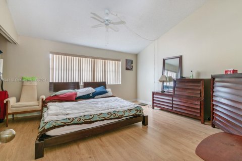 Adosado en venta en Plantation, Florida, 3 dormitorios, 137.5 m2 № 1008808 - foto 8