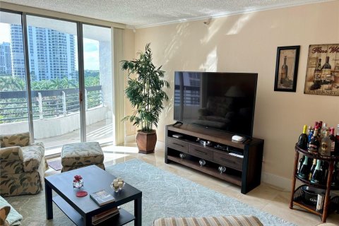 Condo in Aventura, Florida, 2 bedrooms  № 1421758 - photo 2