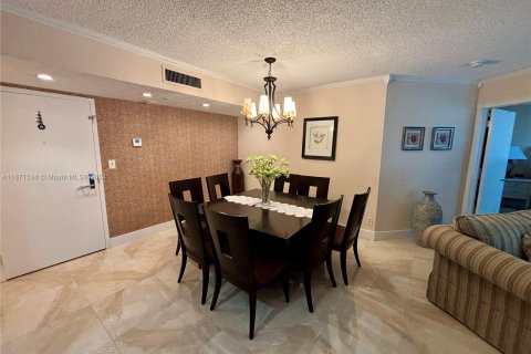 Condo in Aventura, Florida, 2 bedrooms  № 1421758 - photo 3