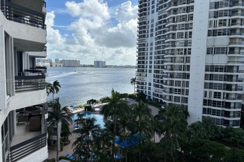 Condo in Aventura, Florida, 2 bedrooms  № 1421758 - photo 1