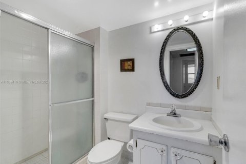 Copropriété à vendre à Aventura, Floride: 2 chambres, 101.82 m2 № 1316205 - photo 18