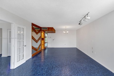 Copropriété à vendre à Aventura, Floride: 2 chambres, 101.82 m2 № 1316205 - photo 9