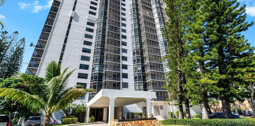 Condo à Aventura, Floride, 2 chambres  № 1316205