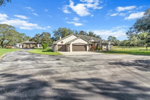 Casa en venta en Homosassa, Florida, 4 dormitorios, 298.68 m2 № 1381067 - foto 1