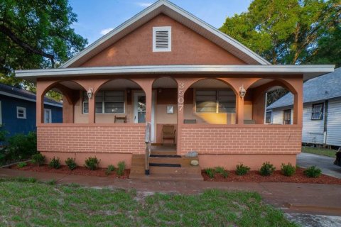 Villa ou maison à vendre à Tampa, Floride: 3 chambres, 140.47 m2 № 1388684 - photo 1