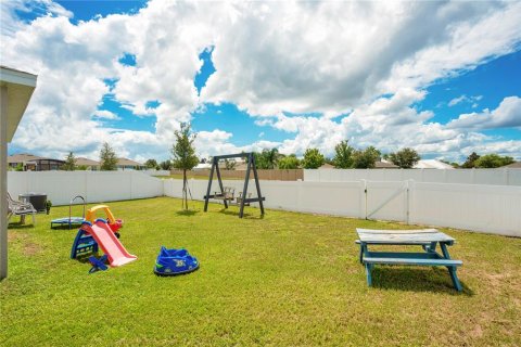 House in Tavares, Florida 4 bedrooms, 188.59 sq.m. № 1339984 - photo 26