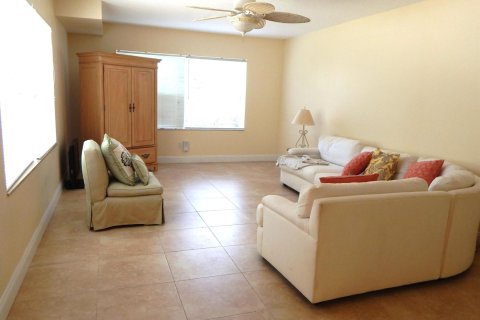 Townhouse in Boynton Beach, Florida 2 bedrooms, 127.65 sq.m. № 1207664 - photo 5