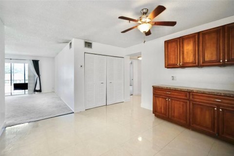 Copropriété à vendre à Hollywood, Floride: 2 chambres, 105.07 m2 № 1207625 - photo 16