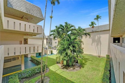 Copropriété à vendre à Hollywood, Floride: 2 chambres, 105.07 m2 № 1207625 - photo 22