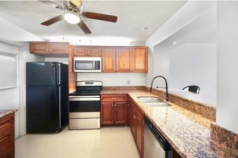 Condo in Hollywood, Florida, 2 bedrooms  № 1207625 - photo 18