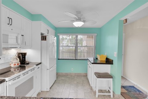 Condo in Coconut Creek, Florida, 2 bedrooms  № 1207663 - photo 26