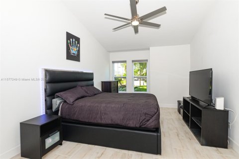 Casa en venta en Port St. Lucie, Florida, 3 dormitorios, 159.23 m2 № 1146762 - foto 6