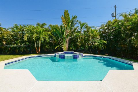 Casa en venta en Port St. Lucie, Florida, 3 dormitorios, 159.23 m2 № 1146762 - foto 2