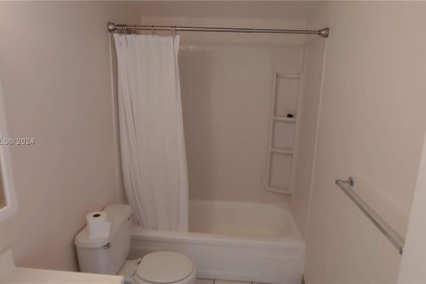 Condo in Fort Lauderdale, Florida, 1 bedroom  № 1146763 - photo 13