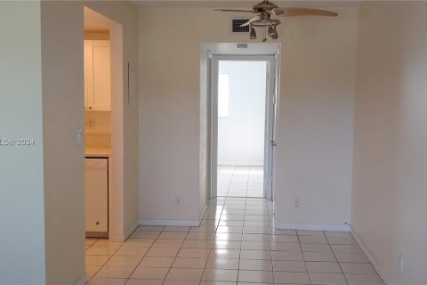 Condo in Fort Lauderdale, Florida, 1 bedroom  № 1146763 - photo 5