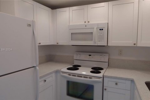 Condo in Fort Lauderdale, Florida, 1 bedroom  № 1146763 - photo 11