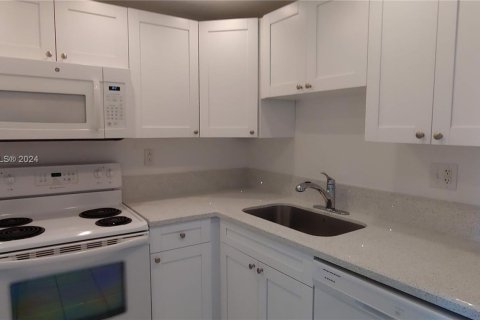 Condo in Fort Lauderdale, Florida, 1 bedroom  № 1146763 - photo 10