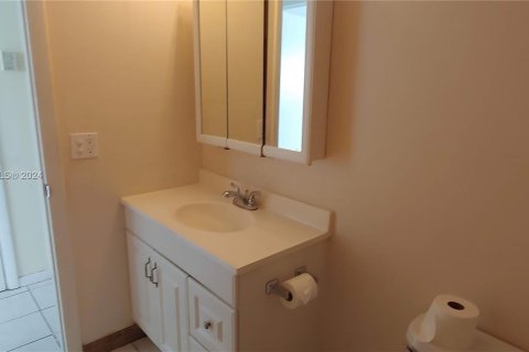 Condo in Fort Lauderdale, Florida, 1 bedroom  № 1146763 - photo 14