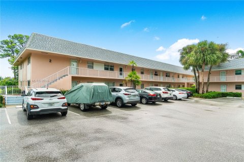 Condo in Jupiter, Florida, 2 bedrooms  № 1372630 - photo 1