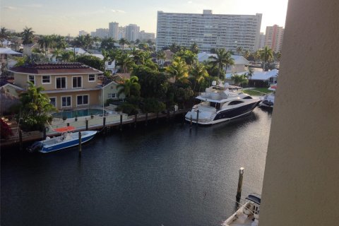 Condominio en venta en Fort Lauderdale, Florida, 2 dormitorios, 116.13 m2 № 1136538 - foto 7