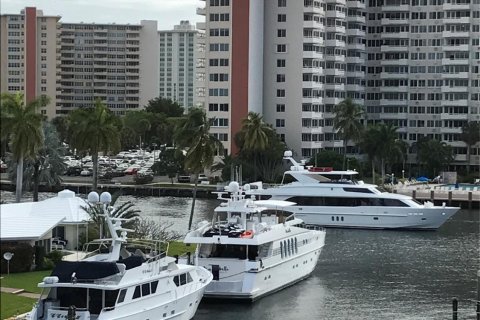 Condo in Fort Lauderdale, Florida, 2 bedrooms  № 1136538 - photo 4