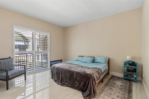 Townhouse in Wilton Manors, Florida 2 bedrooms, 159.88 sq.m. № 1136496 - photo 20