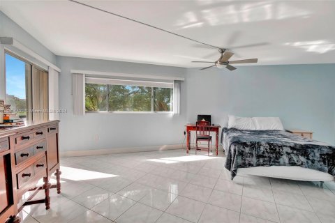 Copropriété à vendre à Pembroke Pines, Floride: 1 chambre, 113.62 m2 № 963045 - photo 17