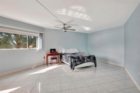 Copropriété à vendre à Pembroke Pines, Floride: 1 chambre, 113.62 m2 № 963045 - photo 16
