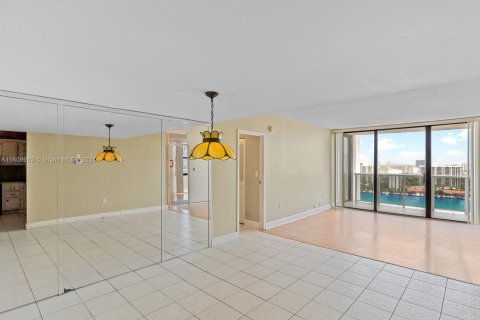 Copropriété à vendre à Aventura, Floride: 2 chambres, 90.3 m2 № 1234002 - photo 3