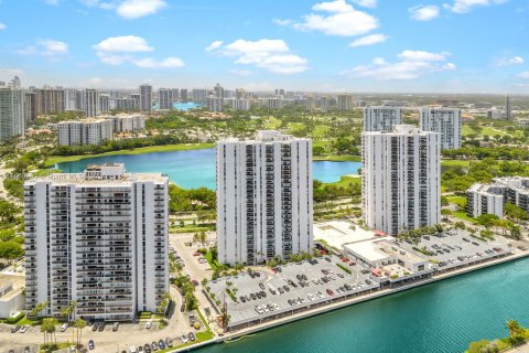 Condominio en venta en Aventura, Florida, 2 dormitorios, 90.3 m2 № 1234002 - foto 28