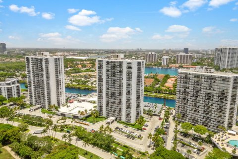 Condo in Aventura, Florida, 2 bedrooms  № 1234002 - photo 25