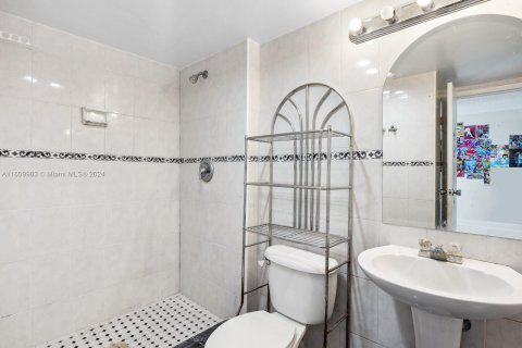 Купить кондоминиум в Авентура, Флорида 2 спальни, 90.3м2, № 1234002 - фото 11