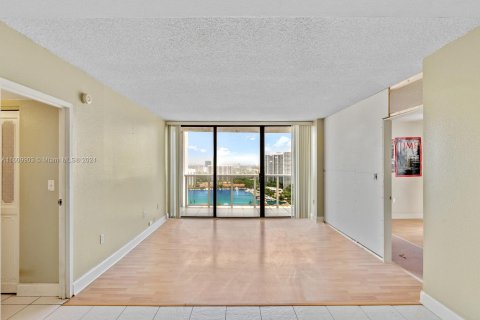 Condominio en venta en Aventura, Florida, 2 dormitorios, 90.3 m2 № 1234002 - foto 2