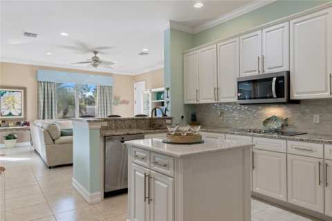 House in Vero Beach, Florida 4 bedrooms, 281.68 sq.m. № 978165 - photo 14