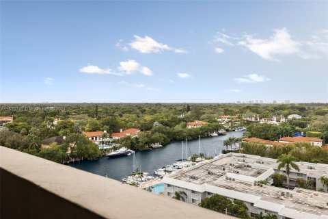 Condominio en venta en Coral Gables, Florida, 1 dormitorio, 84.54 m2 № 976063 - foto 1
