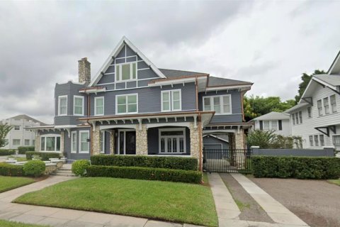 Casa en venta en Tampa, Florida, 4 dormitorios, 352.38 m2 № 1392549 - foto 1