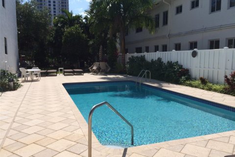 Copropriété à vendre à Fort Lauderdale, Floride: 2 chambres, 117.61 m2 № 1224752 - photo 4