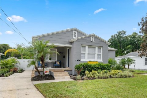 Casa en venta en Orlando, Florida, 3 dormitorios, 185.9 m2 № 1300534 - foto 2