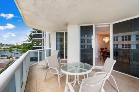 Condominio en venta en Miami Beach, Florida, 2 dormitorios, 138.42 m2 № 1379056 - foto 29