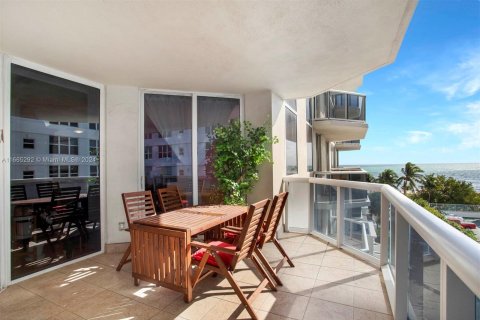 Condominio en venta en Miami Beach, Florida, 2 dormitorios, 138.42 m2 № 1379056 - foto 28