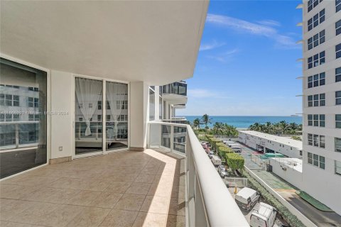 Condominio en venta en Miami Beach, Florida, 2 dormitorios, 138.42 m2 № 1379056 - foto 30