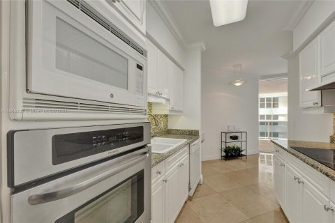 Condominio en venta en Miami Beach, Florida, 2 dormitorios, 138.42 m2 № 1379056 - foto 13