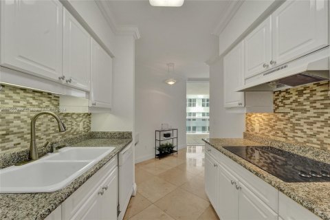 Condominio en venta en Miami Beach, Florida, 2 dormitorios, 138.42 m2 № 1379056 - foto 16