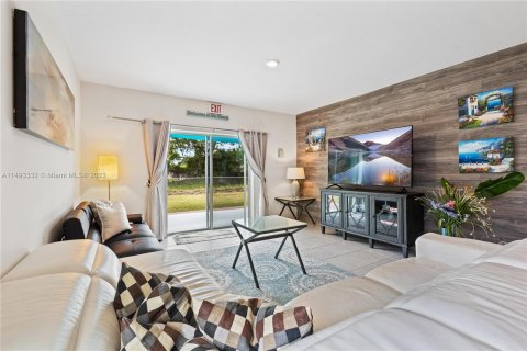 Casa en venta en Port St. Lucie, Florida, 4 dormitorios, 174.1 m2 № 889699 - foto 4