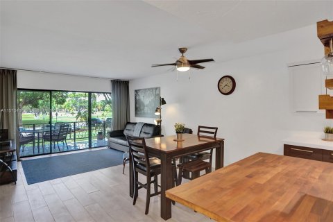 Condominio en venta en Lauderhill, Florida, 1 dormitorio, 63.64 m2 № 1138689 - foto 7