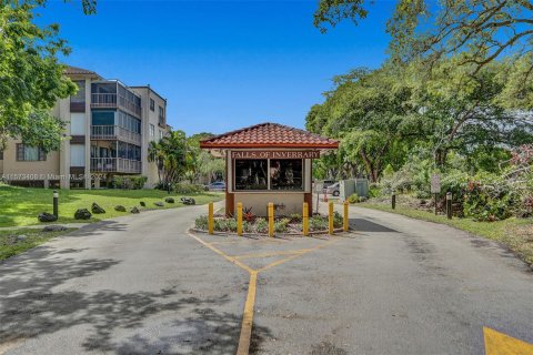 Condominio en venta en Lauderhill, Florida, 1 dormitorio, 63.64 m2 № 1138689 - foto 29