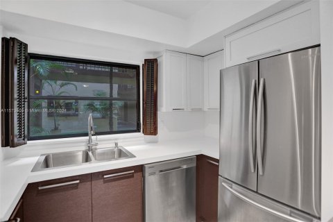 Condominio en venta en Lauderhill, Florida, 1 dormitorio, 63.64 m2 № 1138689 - foto 3