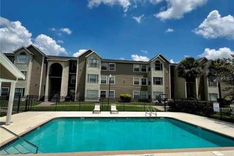 Condo in Orlando, Florida, 2 bedrooms  № 1387690 - photo 16